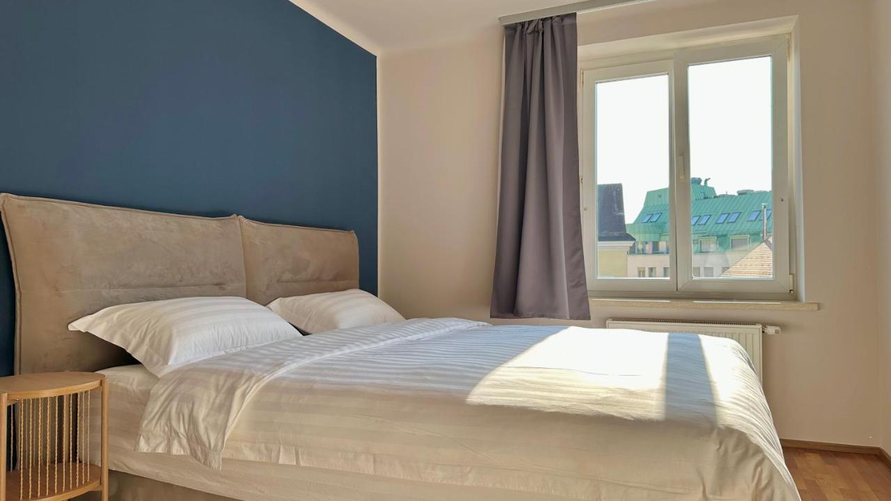 Homely Stay Apartment 2 ซังคท์เพิลเทน ภายนอก รูปภาพ