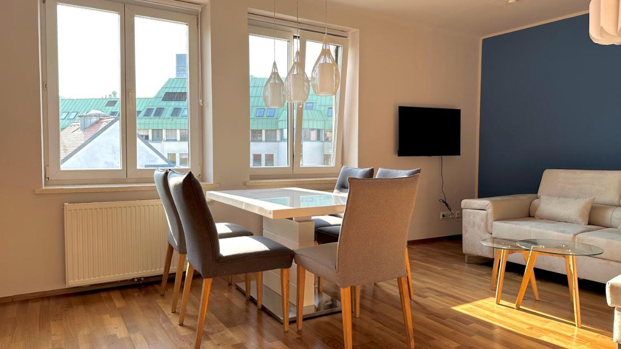 Homely Stay Apartment 2 ซังคท์เพิลเทน ภายนอก รูปภาพ