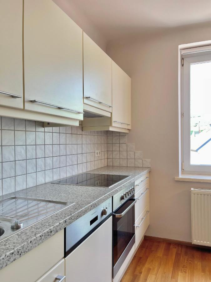 Homely Stay Apartment 2 ซังคท์เพิลเทน ภายนอก รูปภาพ