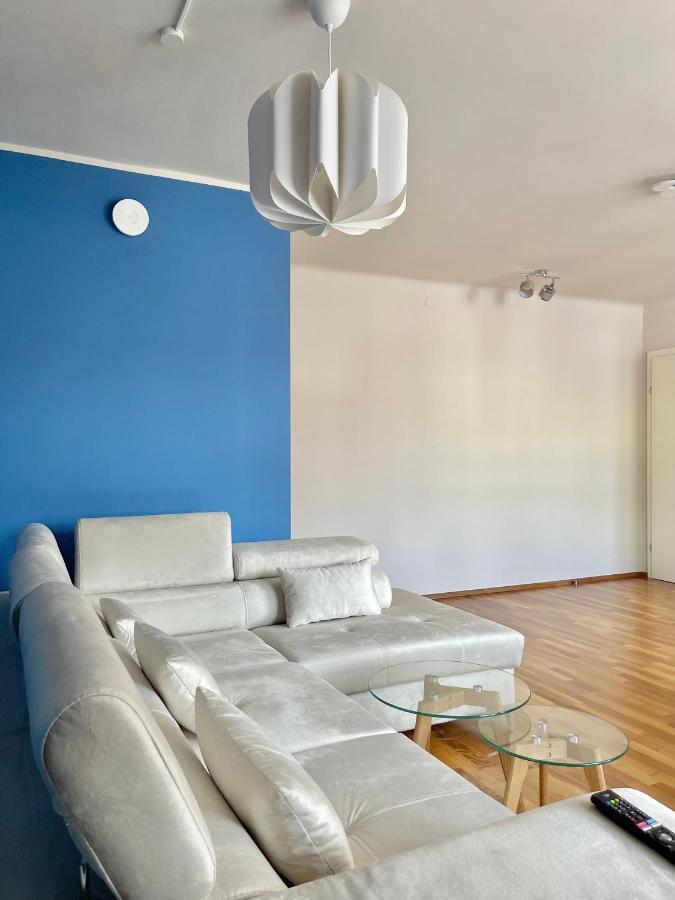 Homely Stay Apartment 2 ซังคท์เพิลเทน ภายนอก รูปภาพ